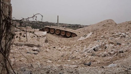 Ngoài ra, còn rất nhiều xác xe tăng T-72AV mà quân đội Syria sở hữu.