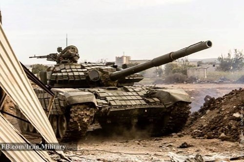 Các loại vũ khí mà phiến quân IS cùng các phe phái khác sử dụng để tấn công xe tăng T-72 gồm súng chống tăng họ RPG và tên lửa chống tăng BGM-71 TOW mà Mỹ và đồng minh ở Trung đông hỗ trợ.
