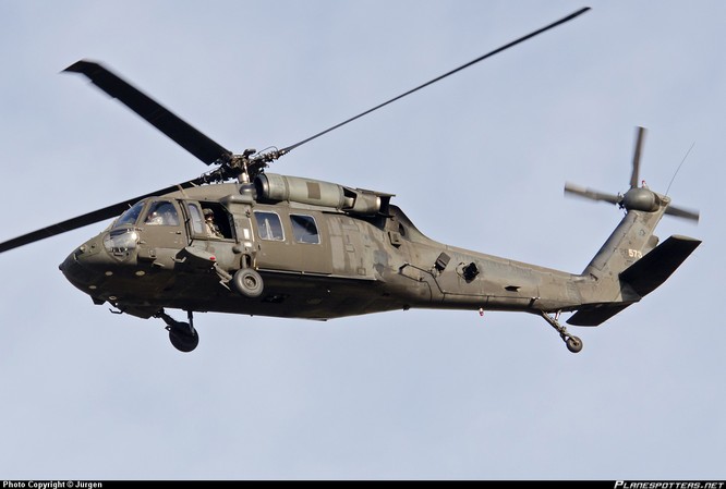 Video Uy lực đáng sợ trực thăng “diều hâu đen” UH-60 của Mỹ ảnh 2