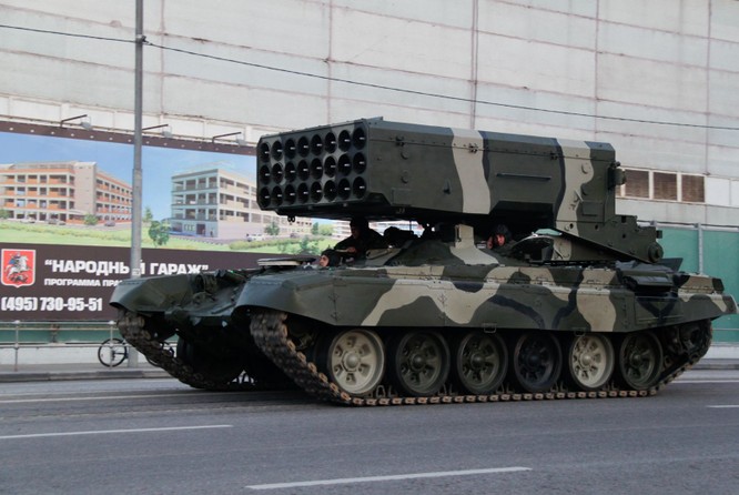 3 bí mật về hệ thống phun lửa hạng nặng siêu "khủng" TOS-1 của Nga đưa sang Syria ảnh 1