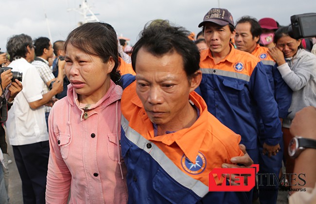 Ngư dân Nguyễn Văn Bốn đã khóc khi gặp lại vợ