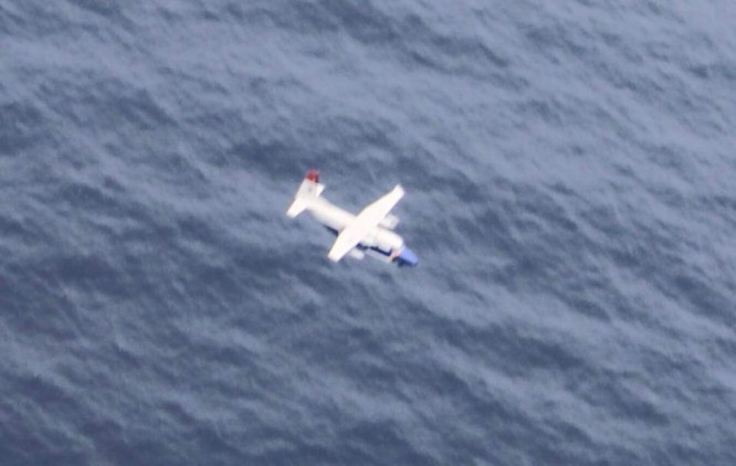 Hình ảnh cuối của máy bay CASA 212 trước khi lao xuống biển ảnh 2