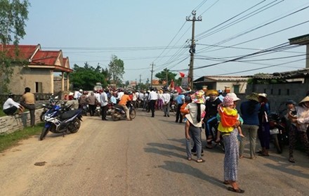 Quảng Bình: Người dân kiến nghị không giao đường ven biển cho tập đoàn FLC quản lí ảnh 1