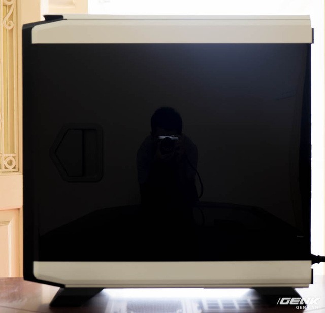 Hệ thống máy tính “đen trắng” nhưng nổi bật, sử dụng toàn linh kiện Corsair ảnh 5