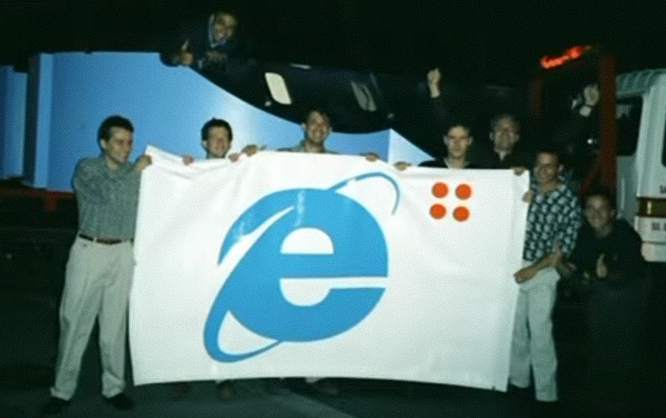 20 năm cuộc đời Internet Explorer: Từ kẻ lật đổ đột phá đến gục chết trong trì trệ ảnh 11