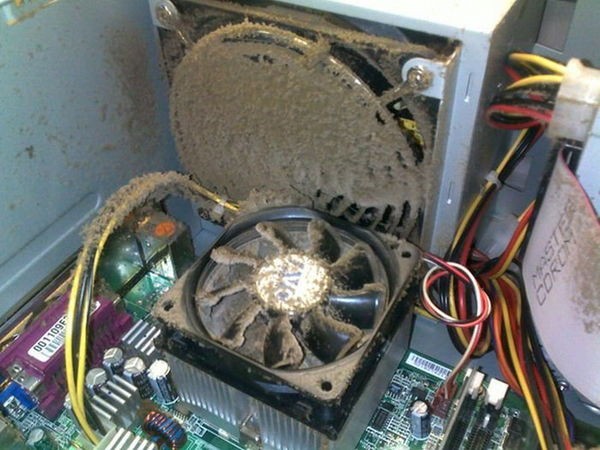 Những bộ máy tính bẩn đến mức thợ sửa nhìn vào phải phát khóc ảnh 12