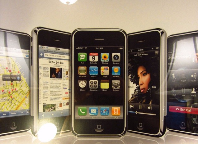 Xuất hiện iPhone đời đầu, còn nguyên seal được bán với giá 22.000 USD ảnh 3