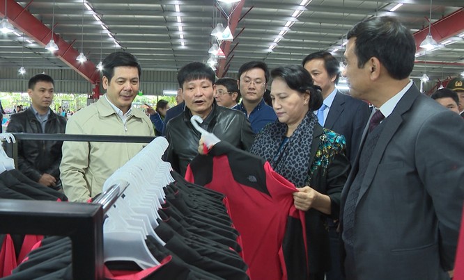 Chủ tịch Quốc hội thăm một số doanh nghiệp tại Thái Bình ảnh 1