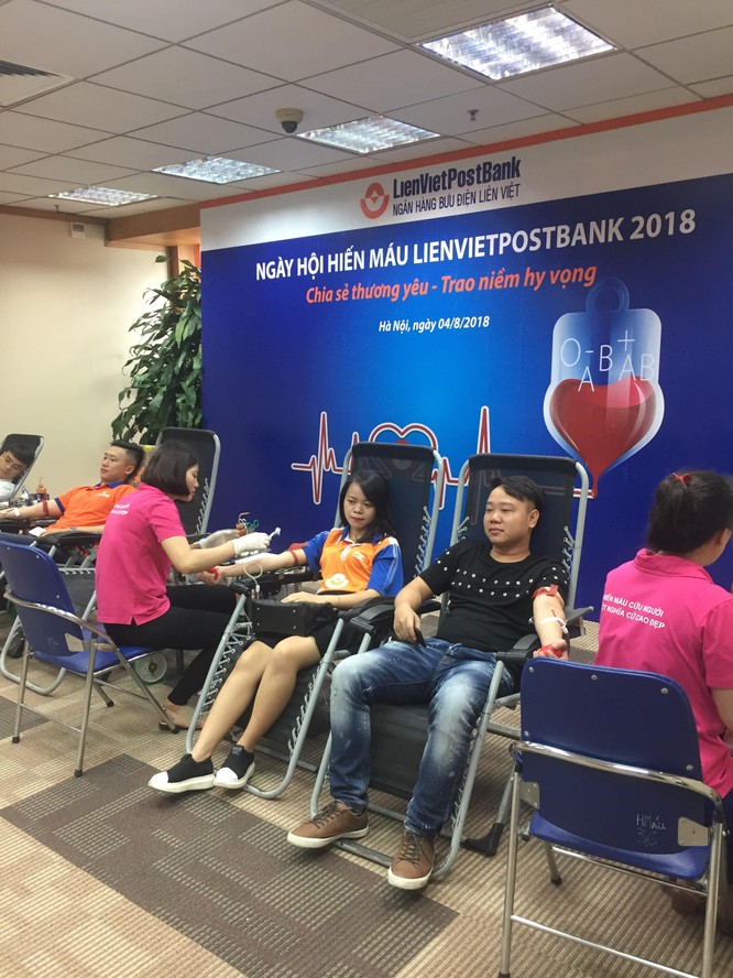 LienVietPostBank tổ chức Ngày hội Hiến máu nhân đạo 2018 ảnh 6