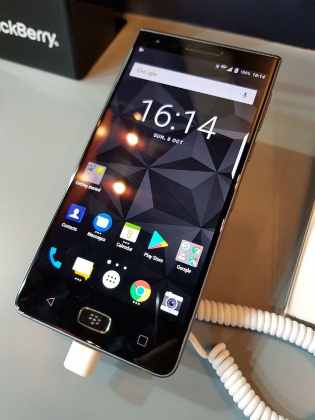 TCL (BlackBerry) công bố mẫu điện thoại thông minh mới nhất BlackBerry Motion ảnh 2