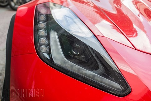 ‘Quỷ đỏ’ Chevrolet Corvette C7 Z06 giá 7 tỉ đồng dạo phố Sài Gòn ảnh 1
