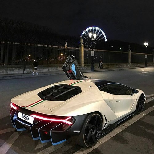 Siêu xe Lamborghini Centenario mang biển cực độc 'thở' trên phố Paris - ảnh 3