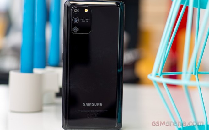 iPhone SE và Samsung Galaxy S10 Lite, smartphone nào đáng chọn trong tầm giá dưới 15 triệu đồng? ảnh 4