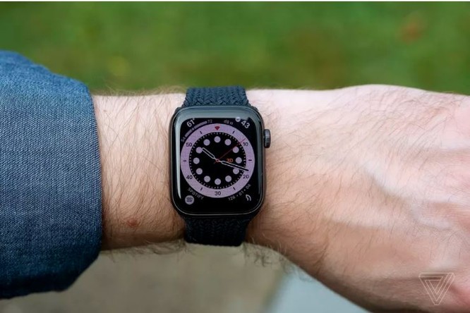 Samsung Galaxy Watch 3 vs Apple Watch SE: Smartwatch nào đáng mua với mức giá 10 triệu đồng? ảnh 9