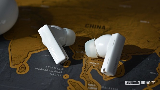 Huawei FreeBuds Pro vs AirPods Pro: Đâu là chiếc tai nghe true wireless đáng mua ? ảnh 4