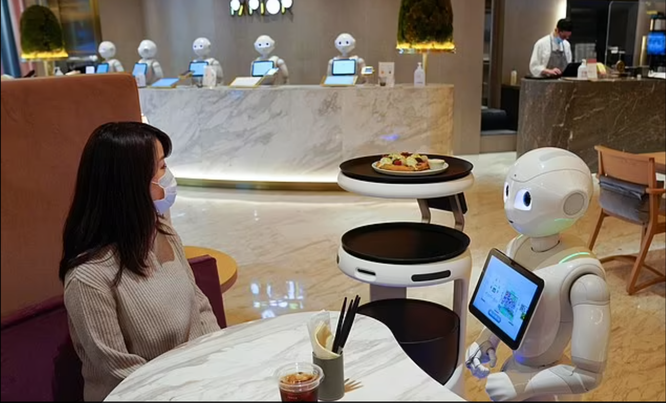 Từng được kỳ vọng có thể thay thế con người, robot Pepper đối diện nguy cơ "về hưu" sớm ảnh 4