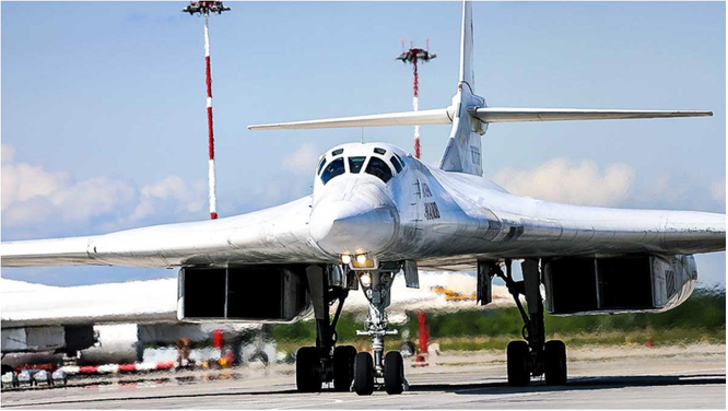 "Thiên nga trắng" - máy bay ném bom chiến lược nguy hiểm nhất của Nga thời điểm hiện tại ảnh 1