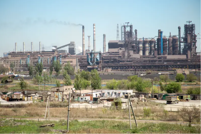 Hình ảnh cho thấy Mariupol từ một thành phố cảng công nghiệp biến thành đống đổ nát ảnh 9