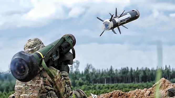 Mỹ cung cấp hệ thống tên lửa chống tăng Javenlin cho Ukraine khiến Nga nổi giận