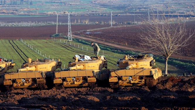 Xe tăng Thổ Nhĩ Kỳ tràn sang lãnh thổ Syria tấn công người Kurd