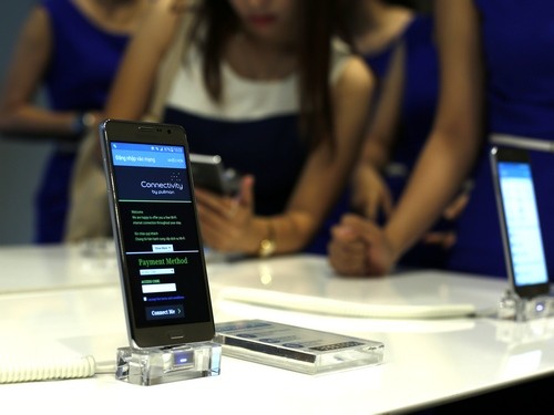 Điện thoại Samsung Galaxy On7 giá 3,99 triệu đồng ảnh 1