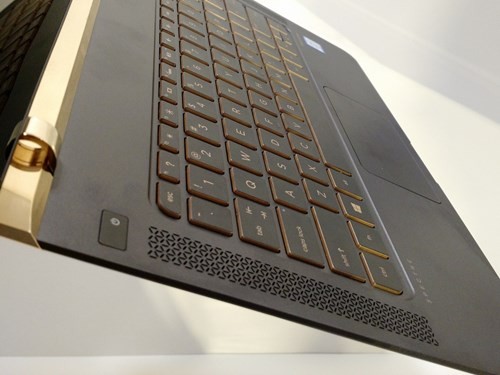 Laptop siêu mỏng HP Spectre giá 42,99 triệu đồng ảnh 6