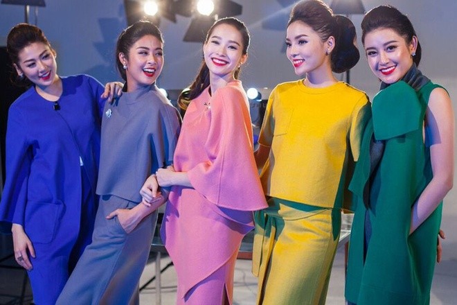 Hậu trường chụp ảnh của các hoa hậu Việt ảnh 1
