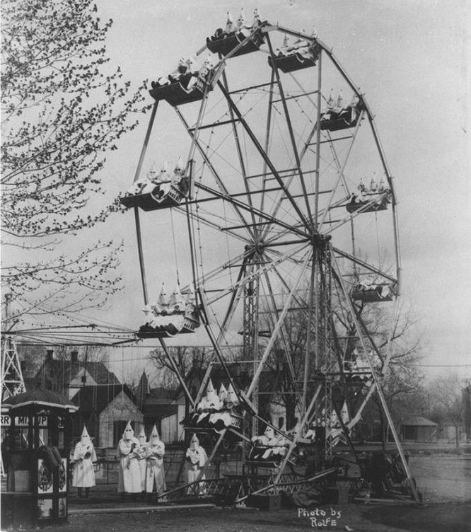 Ku Klux Klan on a ferris-wheel, 1925