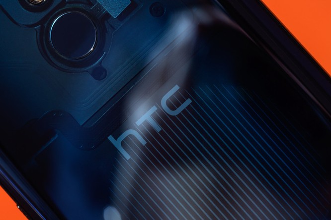Đánh giá HTC U12+: thực sự xứng đáng với mức giá 800 USD? ảnh 1
