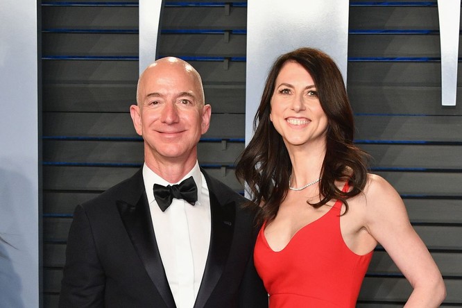 Sau ly hôn, ông chủ Amazon vẫn nắm được quyền điều hành công ty