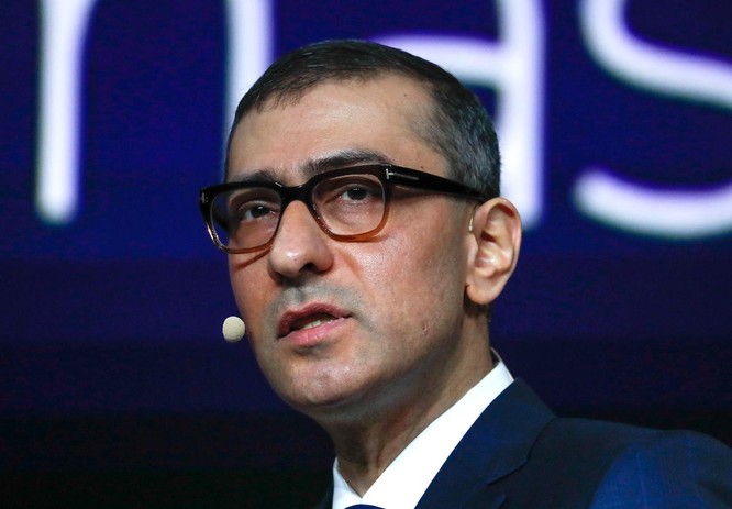 Rajeev Suri, Chủ tịch đồng thời là CEO của Nokia phát biểu trong Đại hội Thế giới Di động ở Barcelona, Tây Ban Nha ngày 25.2.2018. Ảnh: Reuters