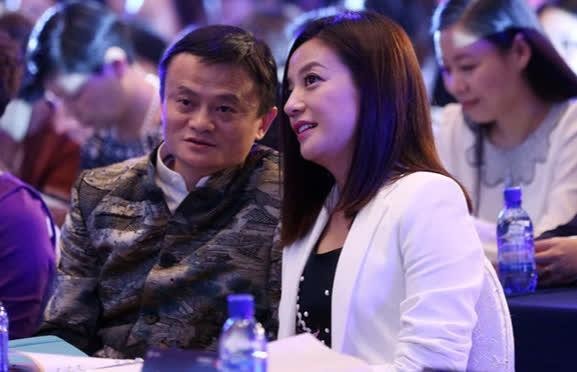 Đằng sau lệnh "phong sát" Triệu Vy: làng giải trí Hoa ngữ mở cuộc càn quét mạnh nhất trong lịch sử ảnh 1