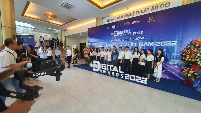Vinh danh 49 chủ nhân Giải thưởng Chuyển đổi số Việt Nam - Vietnam Digital Awards năm 2022 ảnh 27