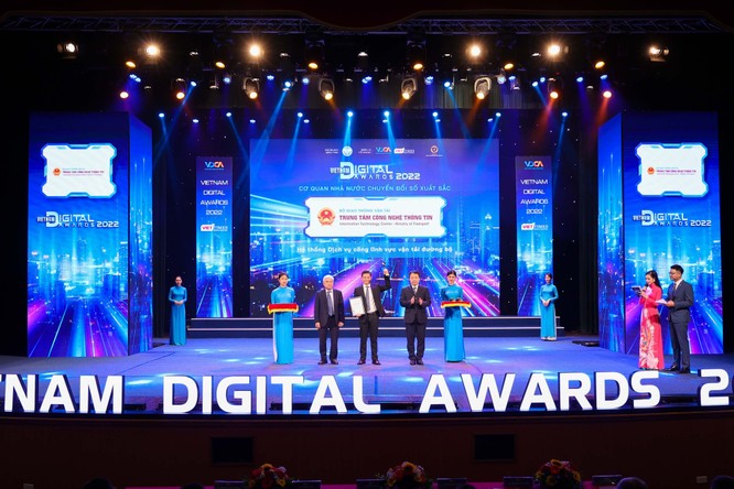 Vinh danh 49 chủ nhân Giải thưởng Chuyển đổi số Việt Nam - Vietnam Digital Awards năm 2022 ảnh 20