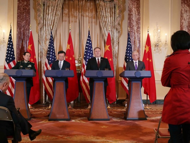 Đối thoại Mỹ - Trung lần 2: Washington khăng khăng Bắc Kinh phải ngừng quân sự hóa Biển Đông ảnh 1
