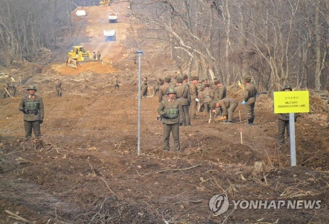 Triều Tiên cho nổ chốt gác, cải thiện quan hệ với Hàn Quốc ảnh 1