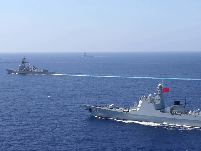 Mỹ áp sát tàu chiến tại Hoàng Sa vào lúc bắt đầu đàm phán thương mại, Trung Quốc tức giận ảnh 1