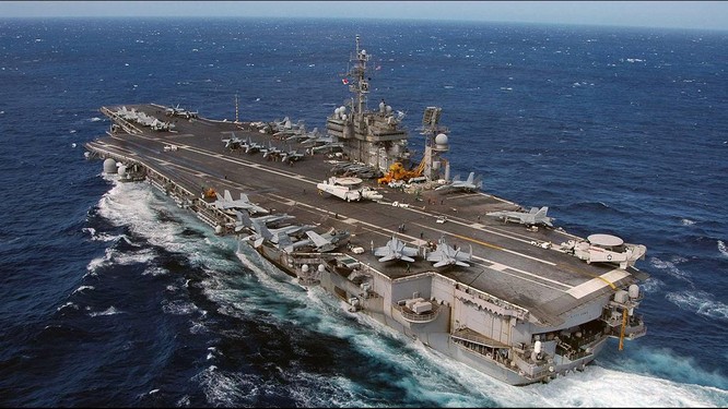Bộ trưởng Hải quân Mỹ: Mỹ có thể đưa tàu sân bay tới eo biển Đài Loan!