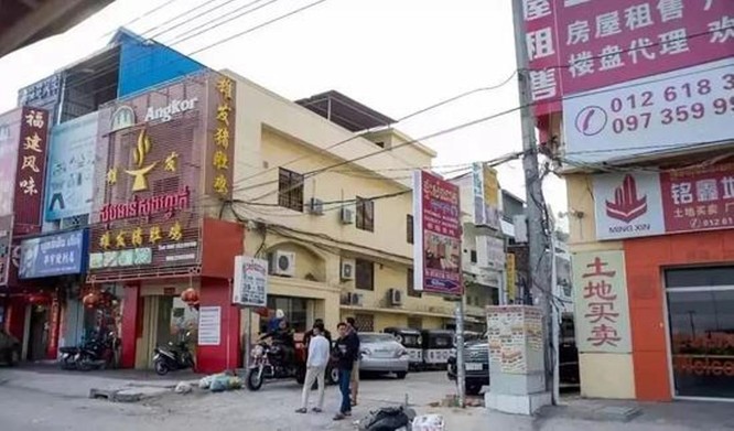 Báo Trung Quốc lý giải việc người Trung Quốc đột nhiên lũ lượt rời khỏi Campuchia ảnh 1
