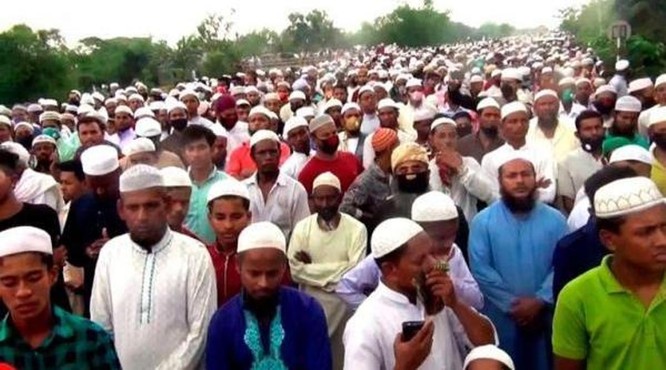 Người Bangladesh hoảng sợ vì đám tang 100 ngàn người dự giữa đại dịch ảnh 2