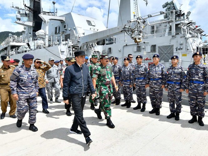 Tàu hải cảnh Trung Quốc xâm nhập vùng biển Natuna bị chiến hạm Indonesia xua đuổi ảnh 2