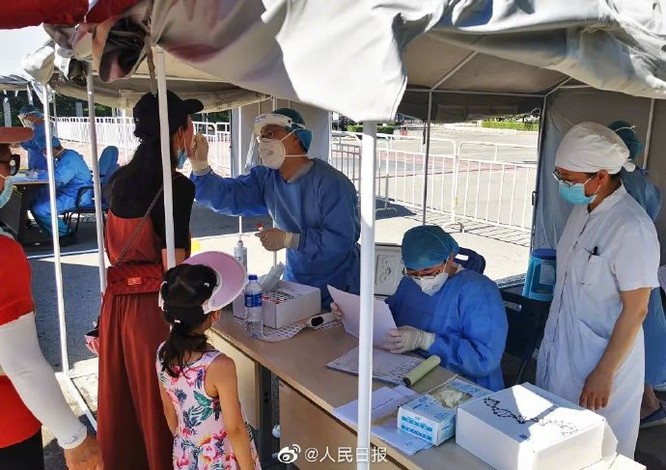 Trung Quốc: Tân Cương bùng phát đợt dịch thứ 3, phát hiện 138 người nhiễm COVID-19 không triệu chứng ảnh 2