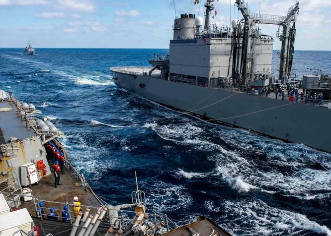 Hải quân ba nước Mỹ, Pháp, Nhật phối hợp tiếp tế trên biển Hoa Đông, cùng kiềm chế Trung Quốc ảnh 1