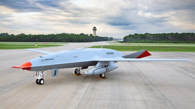 Lần đầu tiên trong lịch sử, Mỹ thử nghiệm thành công dùng UAV tiếp dầu cho máy bay có người lái ảnh 1
