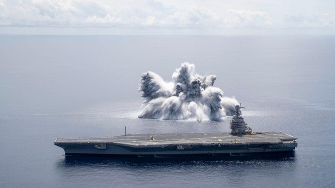 Hải quân Mỹ sử dụng hàng chục tấn thuốc nổ để thử nghiệm độ bền của loại tàu sân bay mới ảnh 3