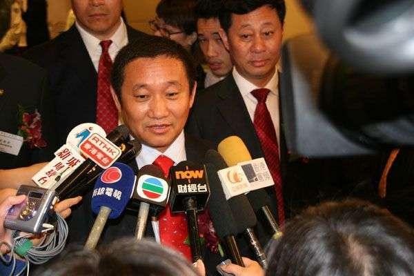 Tỉ phú Trung Quốc “Vua nhôm châu Á” bị Mỹ khởi tố, có nguy cơ nhận án 465 năm tù ảnh 1