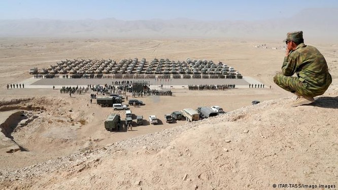 Lo ngại chiến binh IS người Duy Ngô Nhĩ xâm nhập, Trung Quốc xây dựng căn cứ cho Tajikistan? ảnh 2