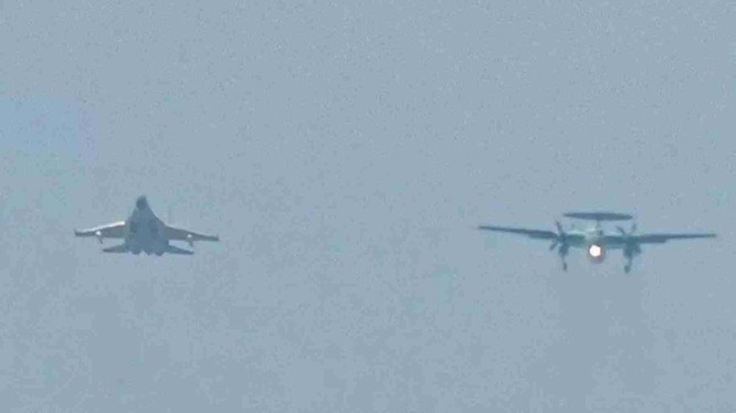 Hai loại máy bay dùng cho tàu sân bay 003 Trung Quốc đang đóng vừa bay thử nghiệm có gì đặc biệt? ảnh 3