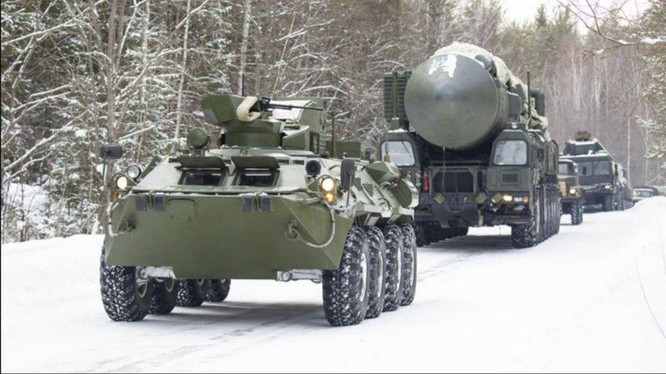 Máy bay trinh sát Mỹ và đặc nhiệm Anh xuất hiện ở Ukraine, Nga báo động lực lượng hạt nhân ảnh 2