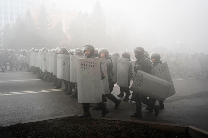 Thông tin mới nhất về Kazakhstan: Bạo loạn khiến 164 người thiệt mạng, gần 8 ngàn người bị bắt ảnh 7